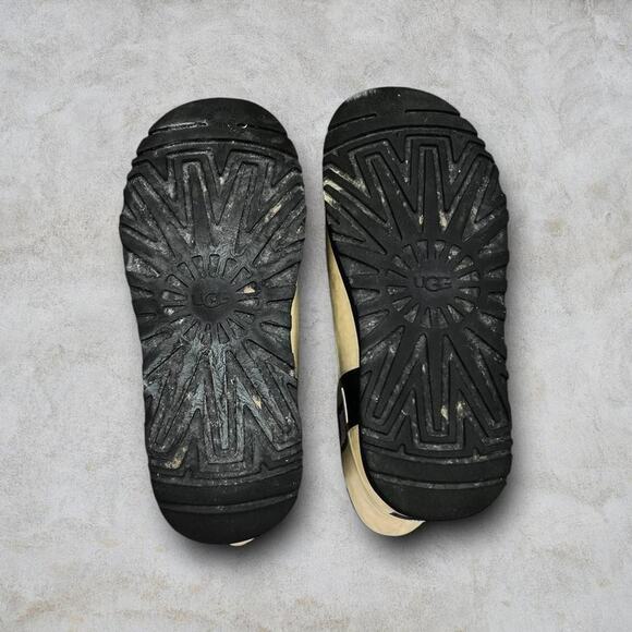 ★ UGG Women’s ‘Classic Clear Mini’ Natural Snow Boots ★ - Picture 8 of 9